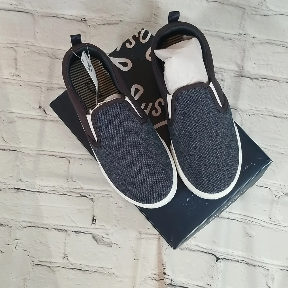 OshKosh Bgosh boys slip